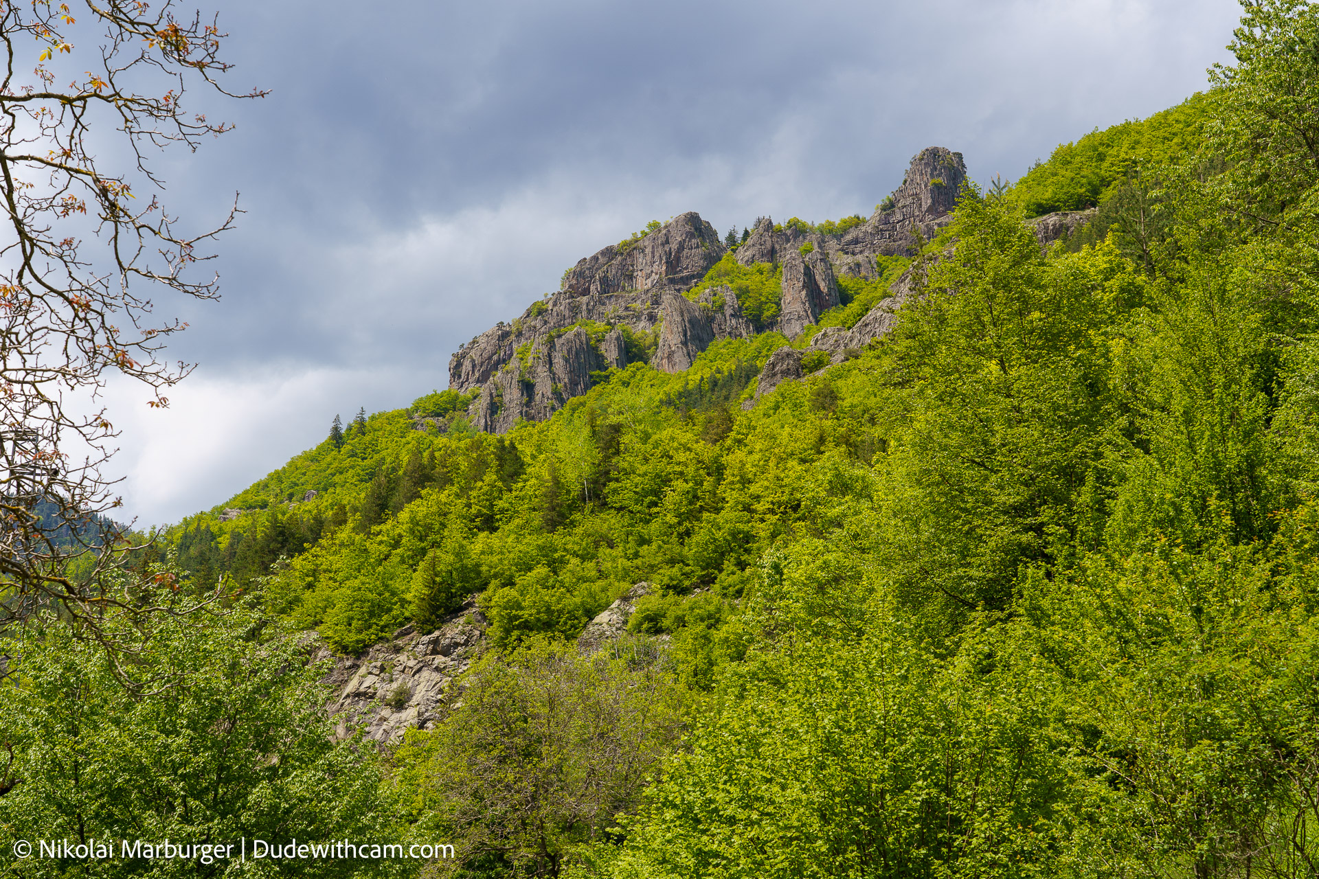 This 5,7km hike is a lovely created hike passing several waterfalls. We met the local trailbuilder and he told us that hes building on the trail since very long and that the small entrance fee compensates his work. He also told that there are several bears living close to the trail.